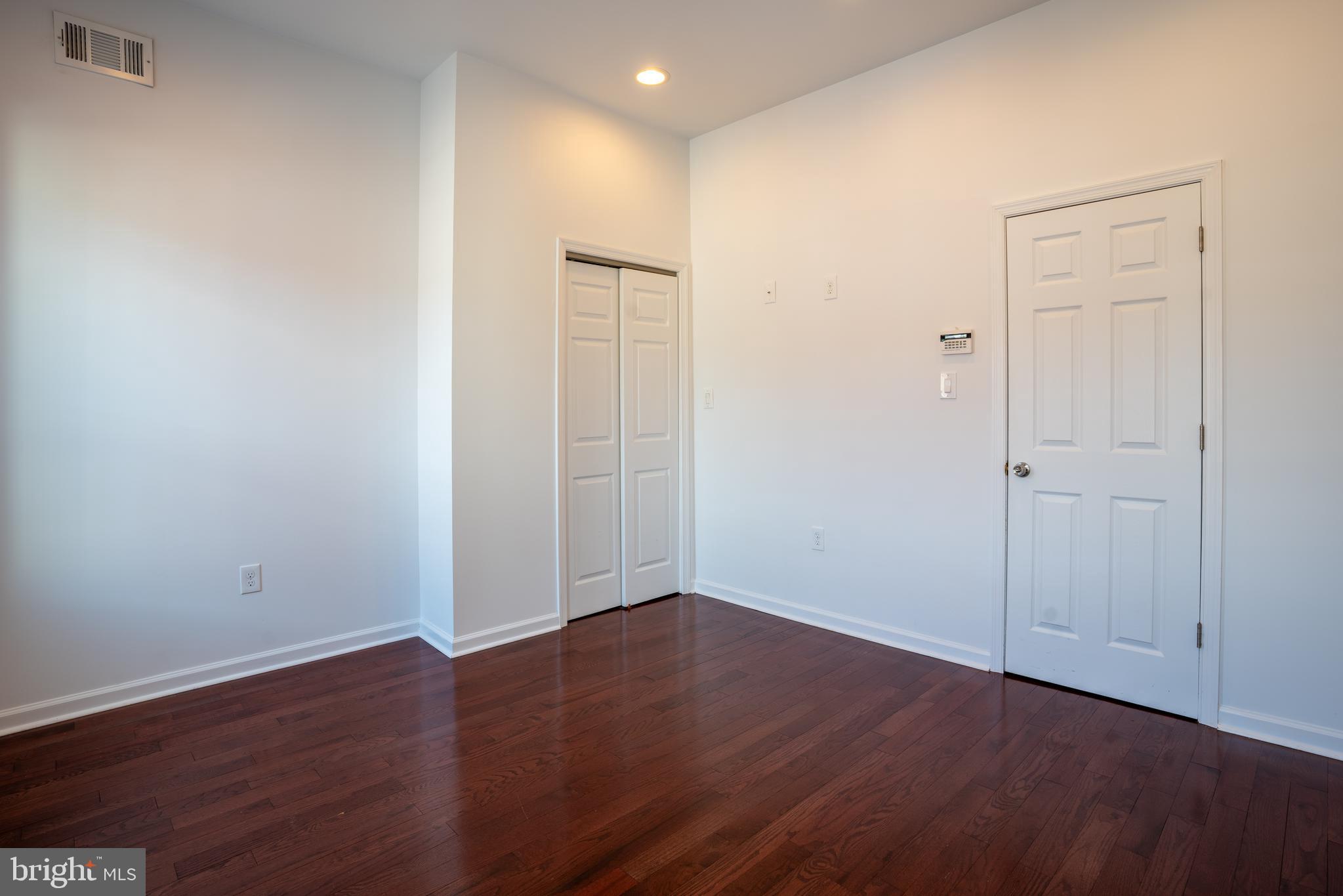 PASSYUNK SQUARE - Residential