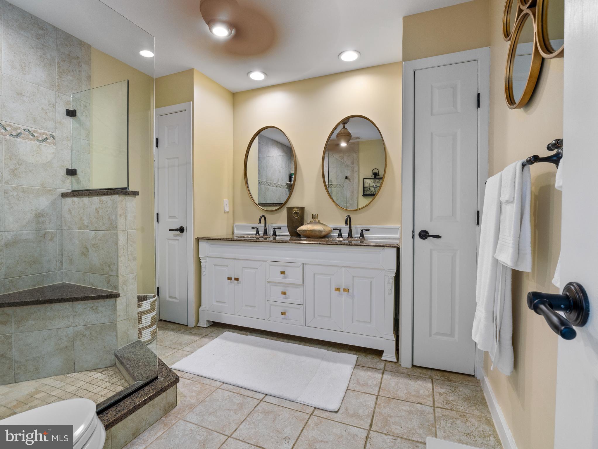 ROUND BAY - Residential