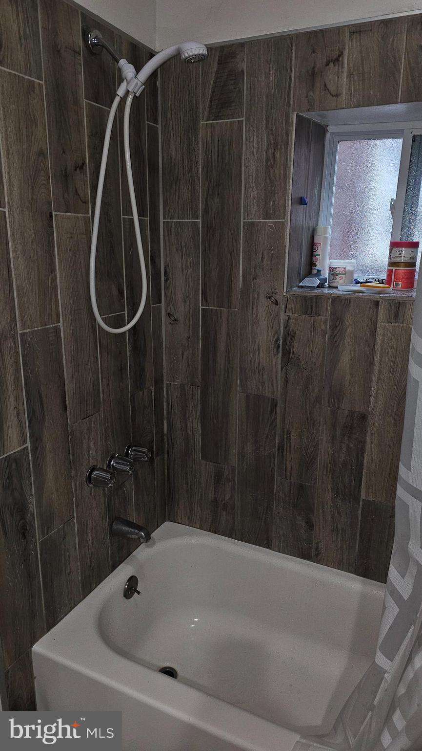 FELTONVILLE - Residential Income