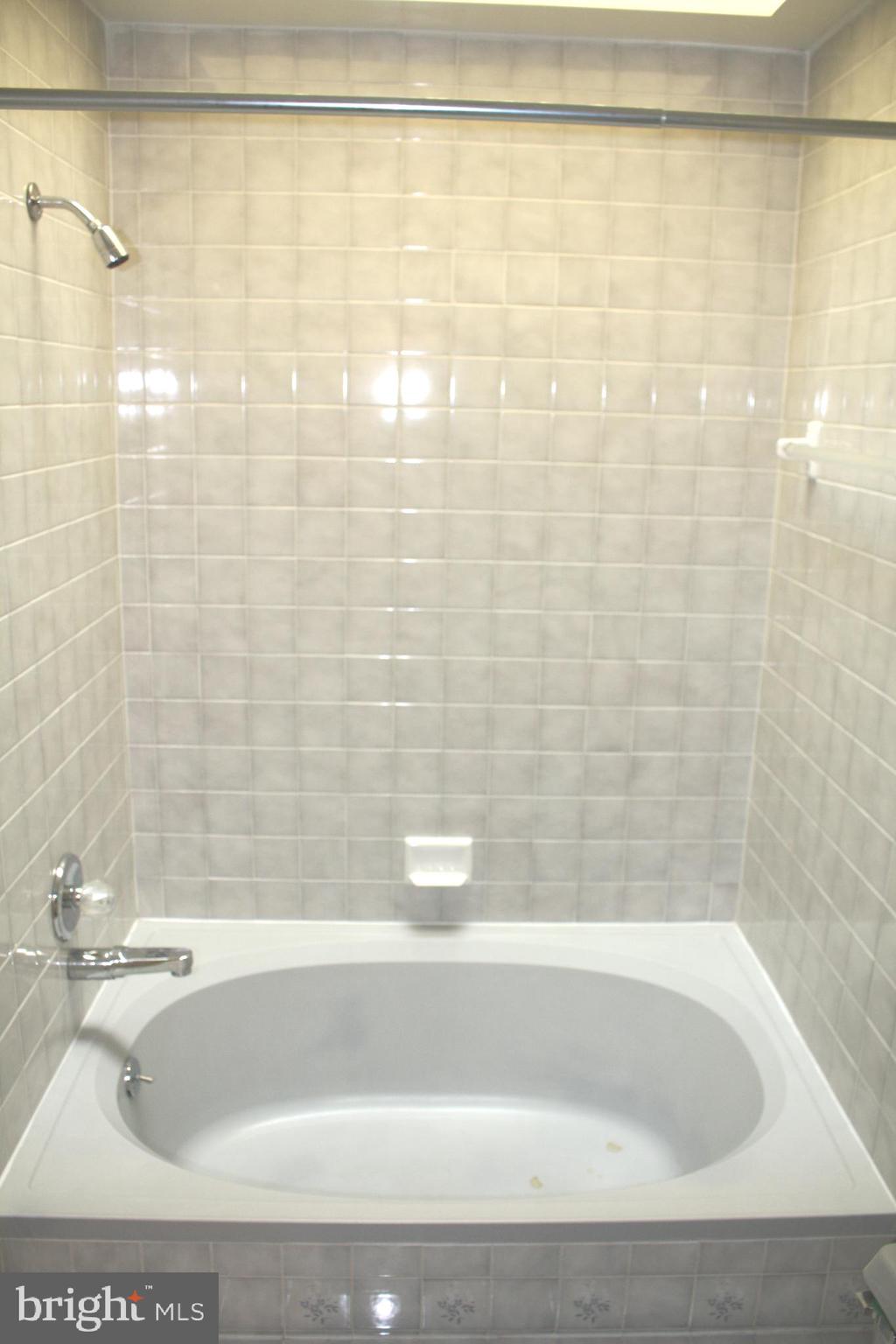 WIMBLEDON COURT - Residential