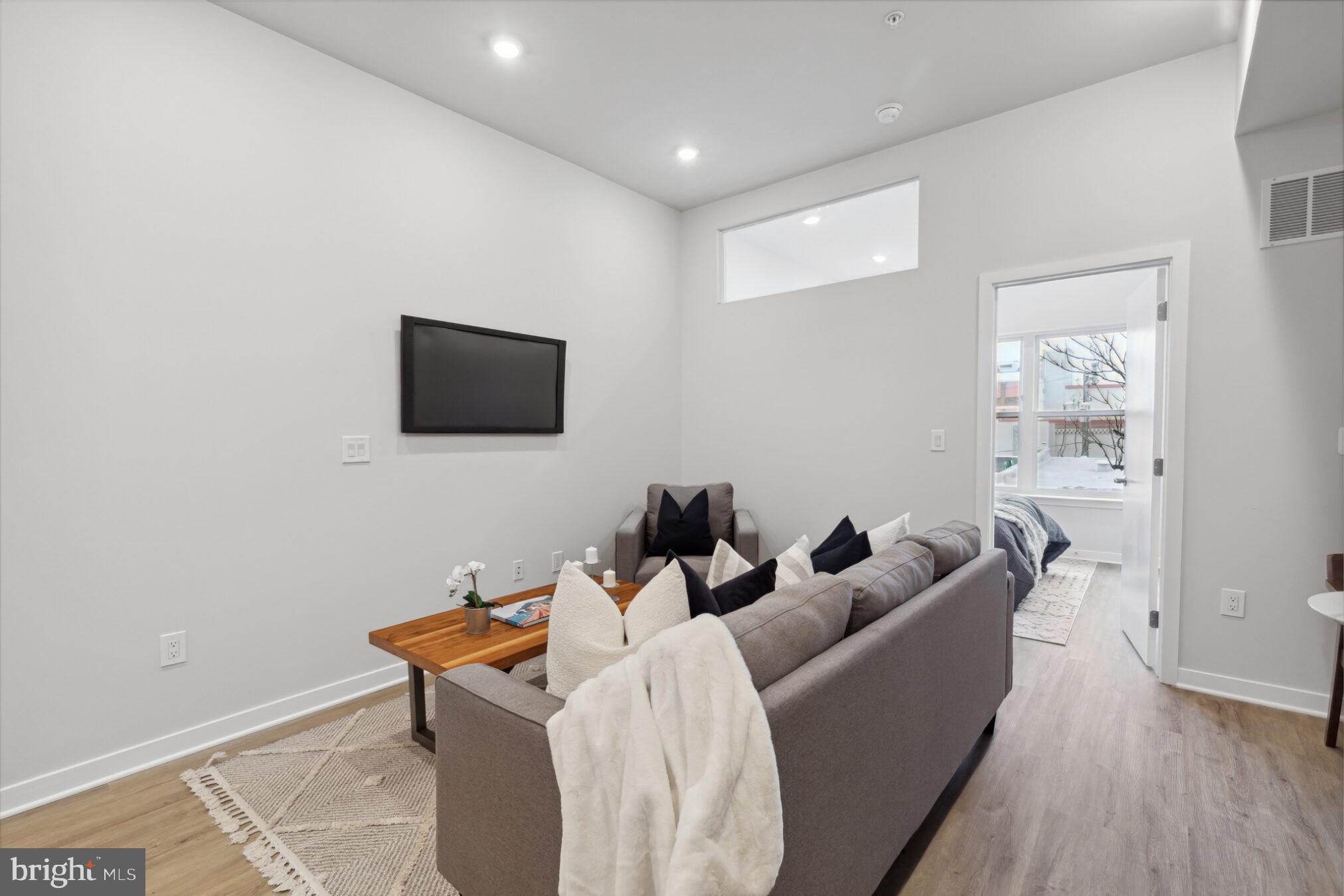 GRAYS FERRY - Residential Lease