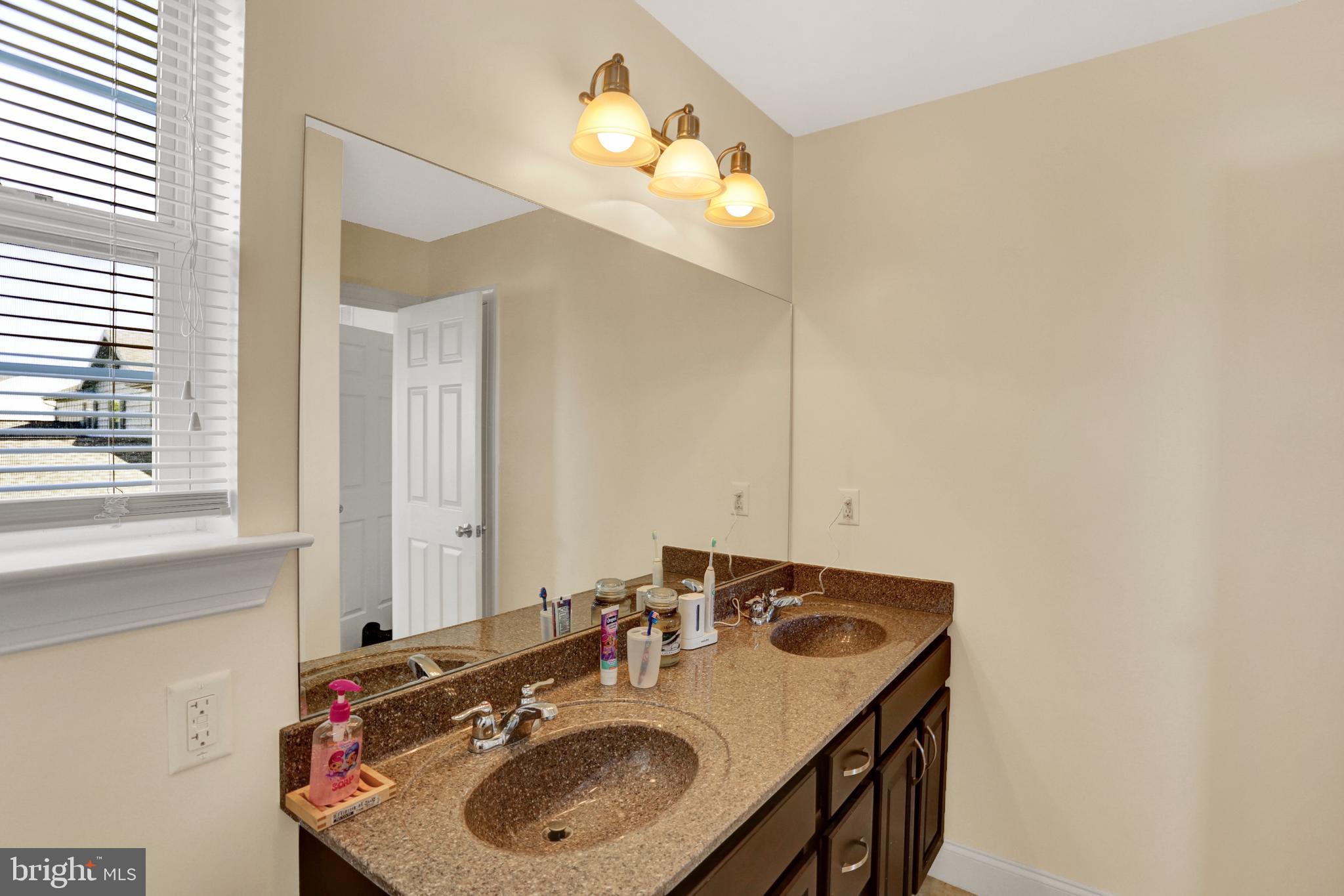 BUMBLE BEE HOLLOW - Residential