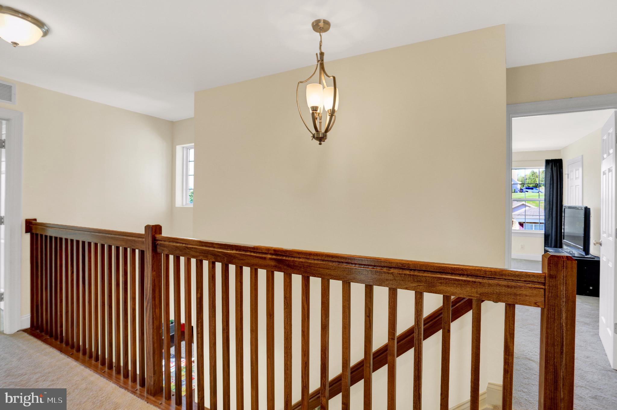 BUMBLE BEE HOLLOW - Residential