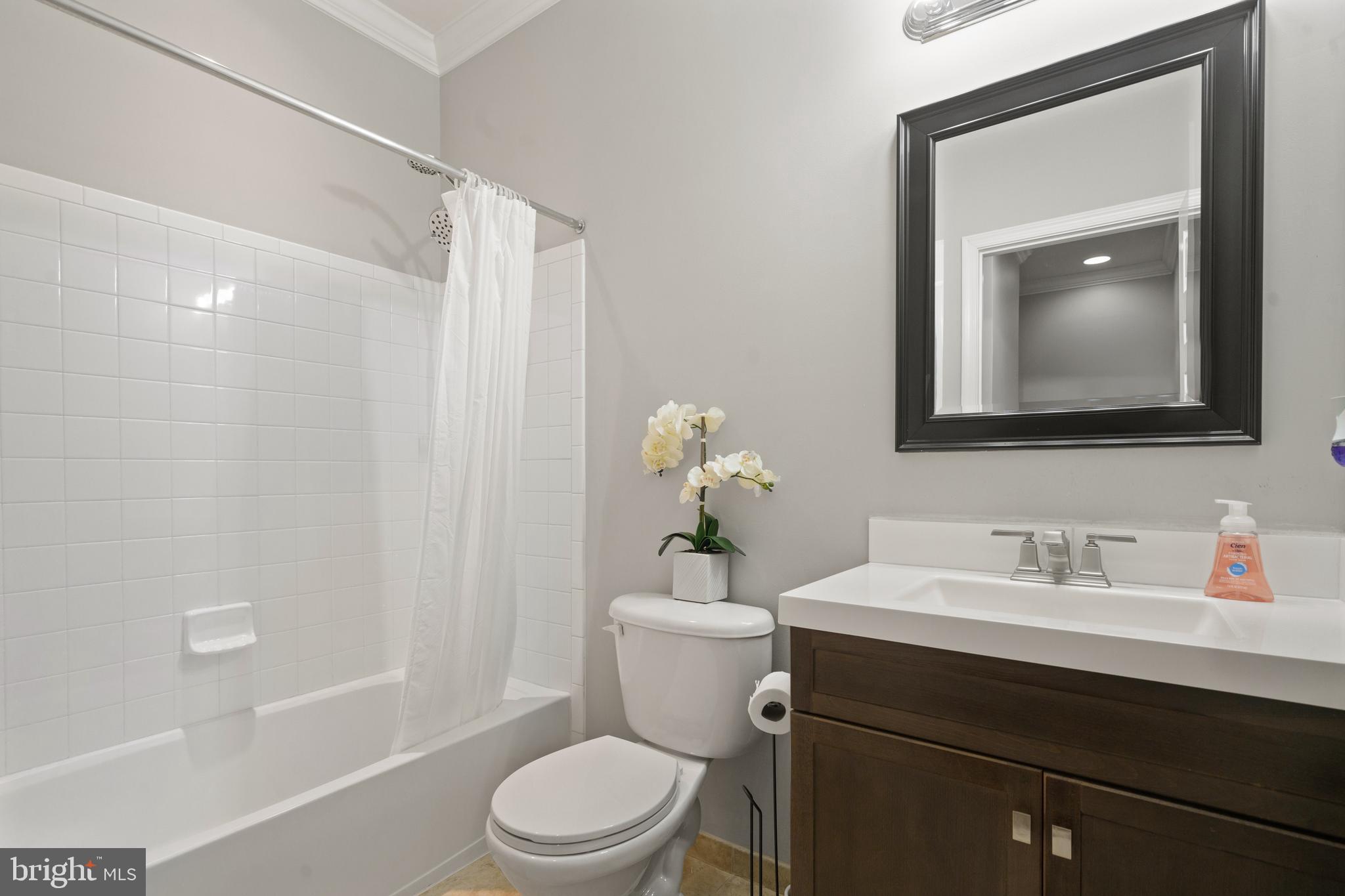 ASHBROOK VILLAGE - Residential