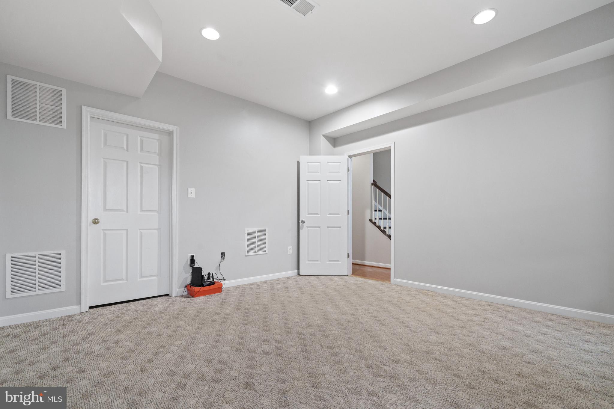 ASHBROOK VILLAGE - Residential