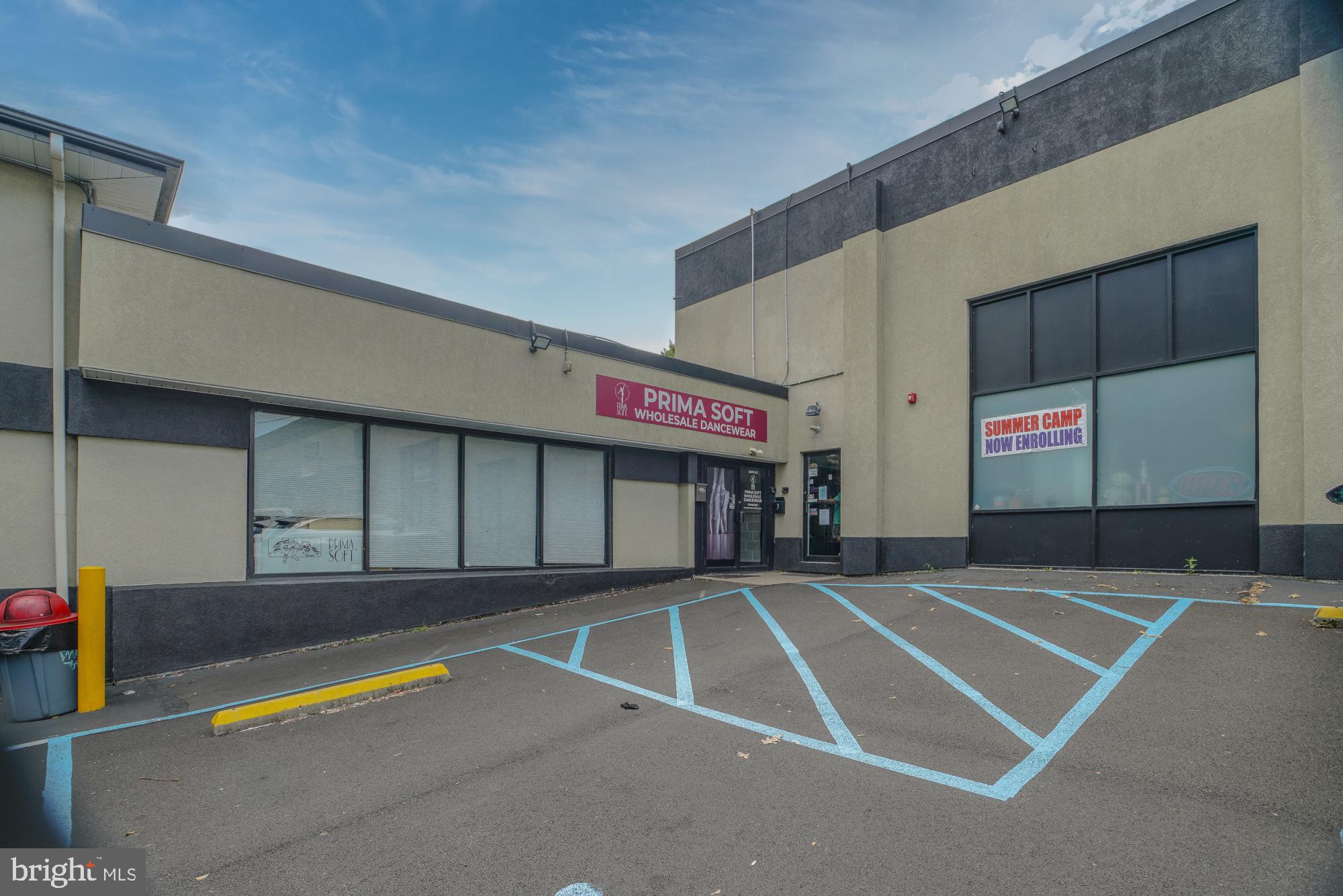 Welcome to Bristol Plaza - Tenant just moved out - Located at 4432 Bristol Road, the Bristol Plaza Shopping Center offers a prime commercial opportunity in a bustling retail hub. The available space boasts over 1,250 square feet, ideal for a variety of businesses seeking high visibility and foot traffic. With ample parking, easy access from major roads, and a diverse mix of existing tenants, this location is perfect for expanding your business. Situated in a thriving neighborhood, the shopping center attracts a steady flow of customers, making it an excellent choice for retailers, service providers, or office use. Don’t miss this chance to establish your business in a sought-after area!