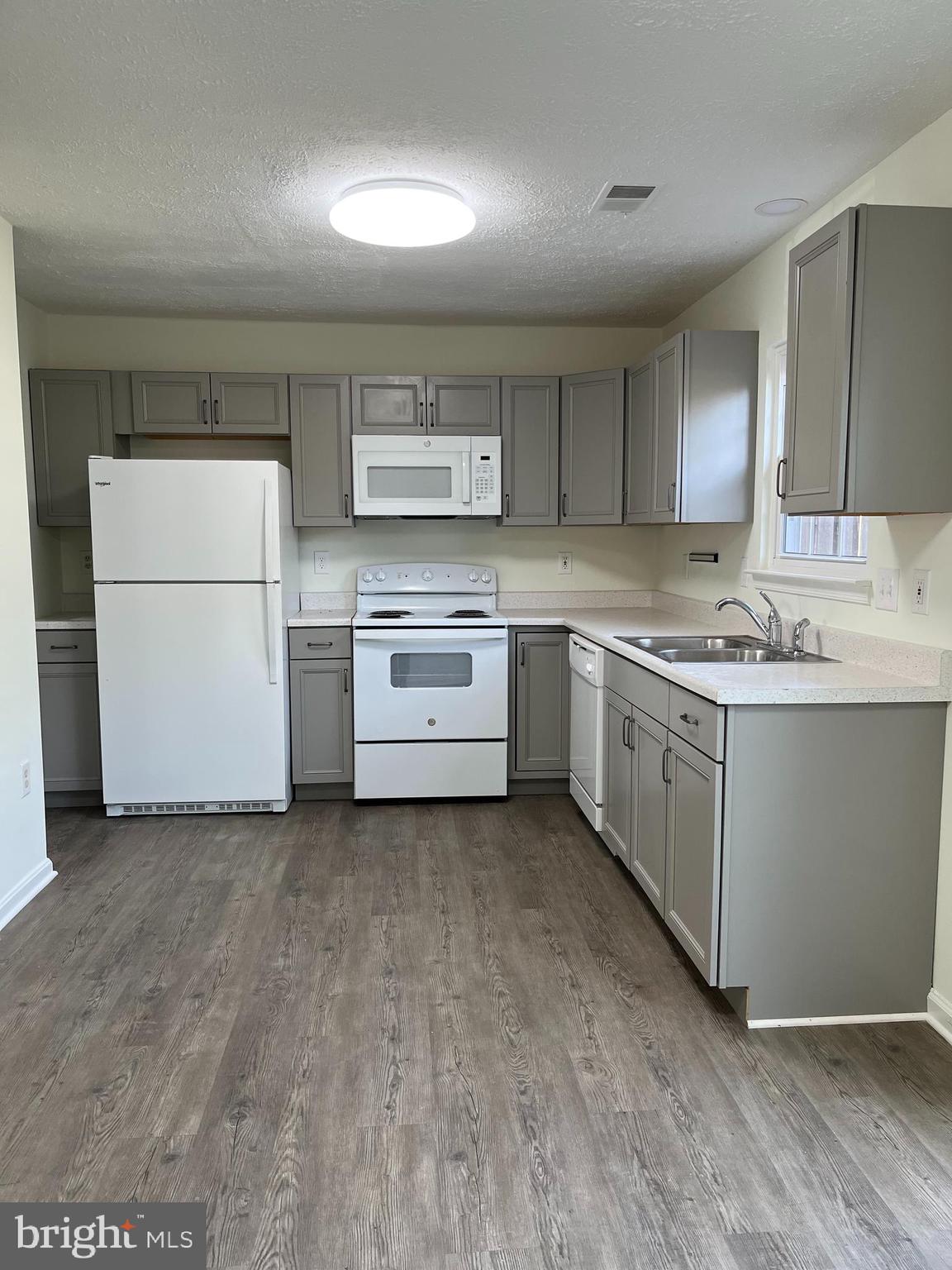 GEORGETOWNE COURT - Residential Lease
