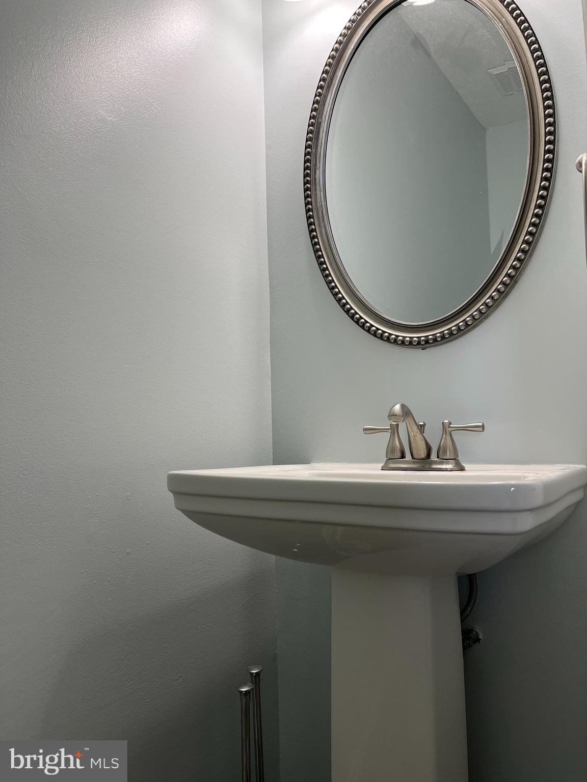 GEORGETOWNE COURT - Residential Lease