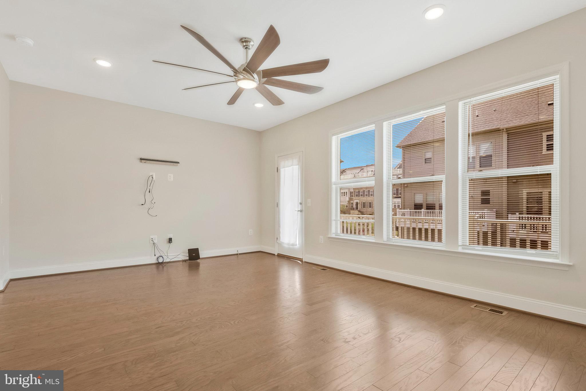 POTOMAC SHORES - Residential