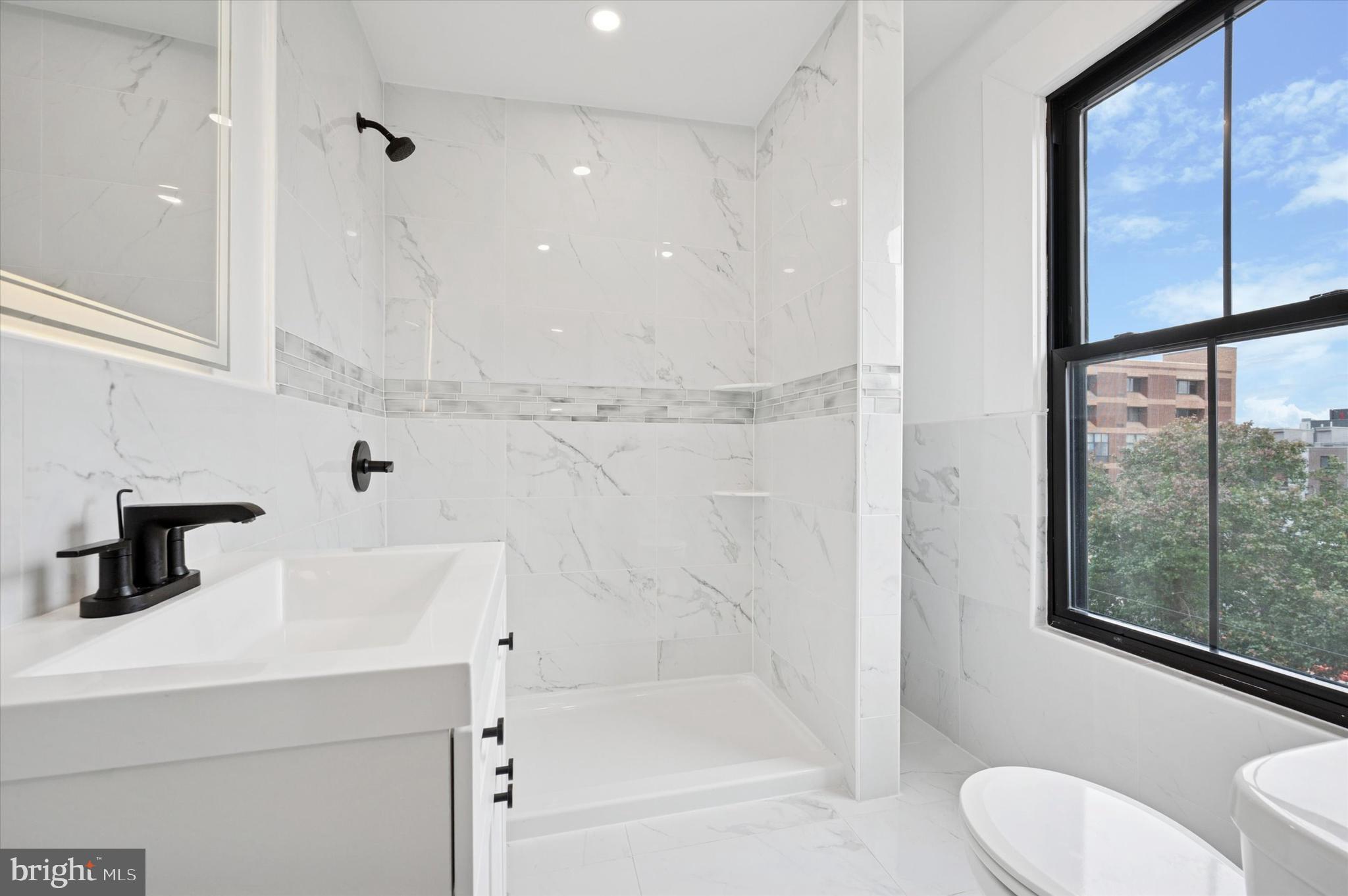 FAIRMOUNT - Residential Lease