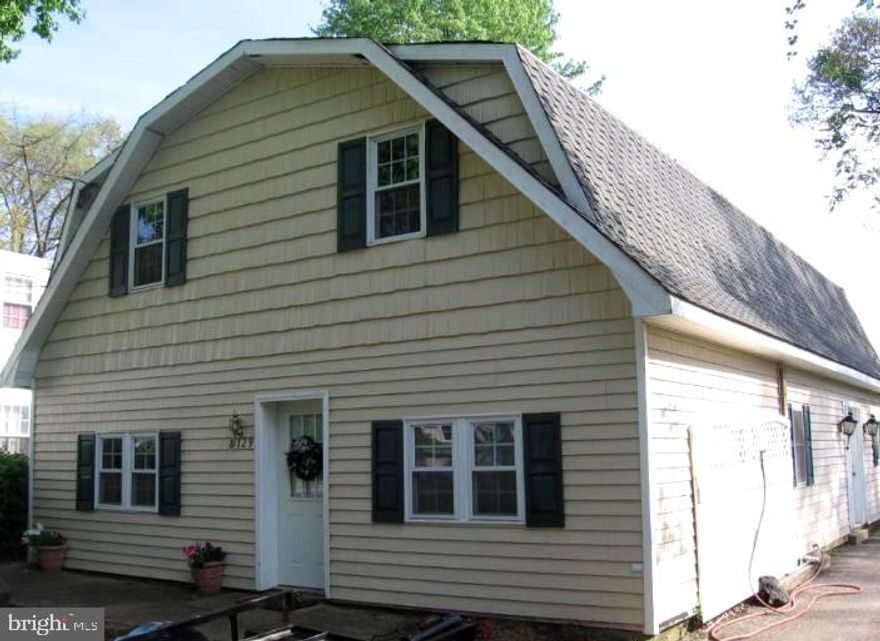 2 unit property - live in one unit and make money on the other!  Both units are roughly 1,500 square feet, with the lower level being 2 bed, 1.5 baths and the upper level being 3 bed, 2 bath.  Independent Utilities allows for easy segregation of billing.