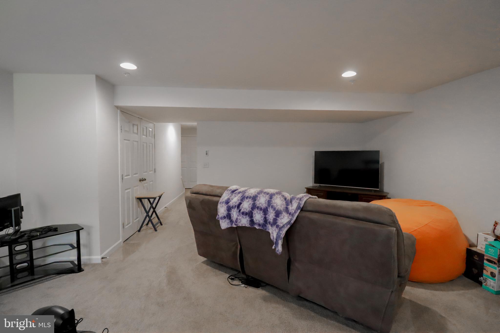 LINDA SUE GARDENS - Residential