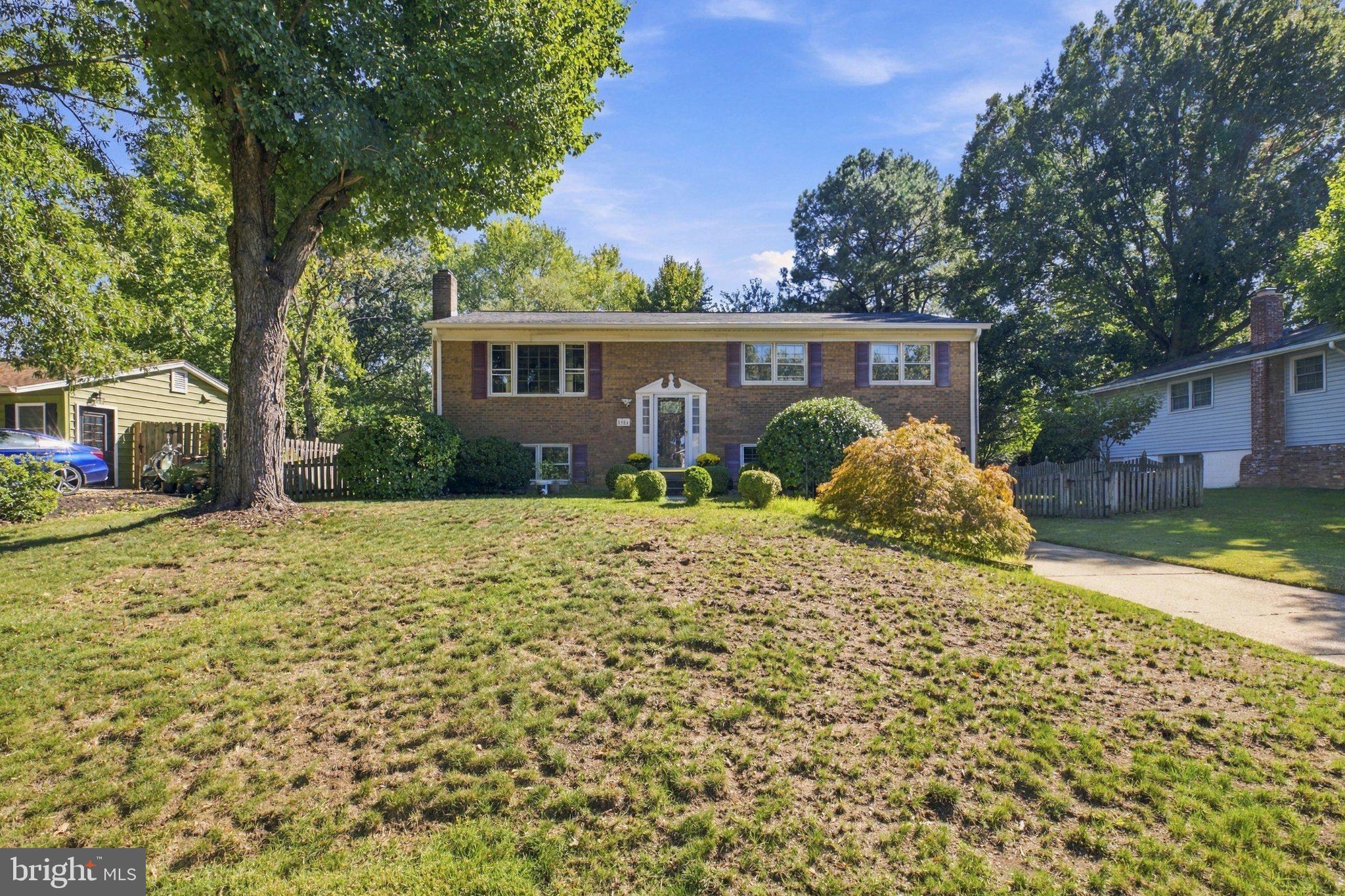8004 LYNNFIELD DRIVE