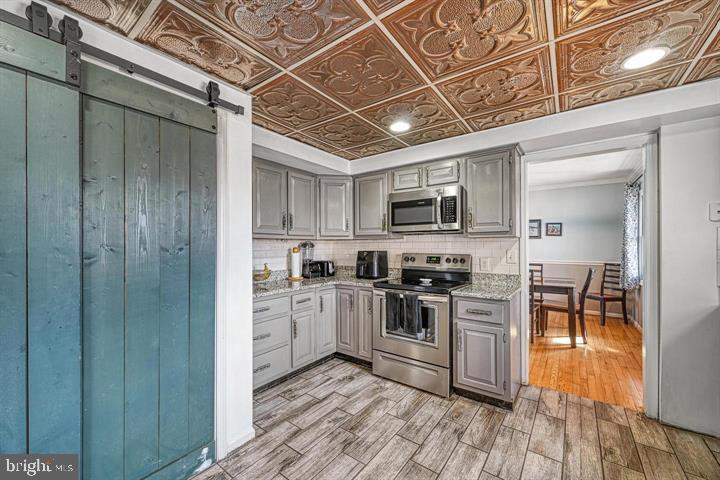 LAKE OF THE WOODS - Residential Lease