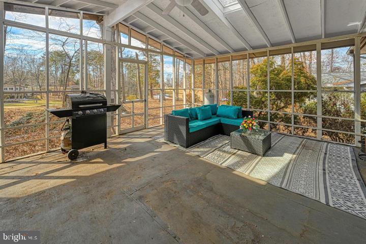 LAKE OF THE WOODS - Residential Lease