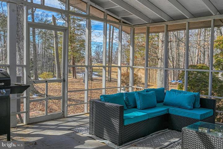 LAKE OF THE WOODS - Residential Lease