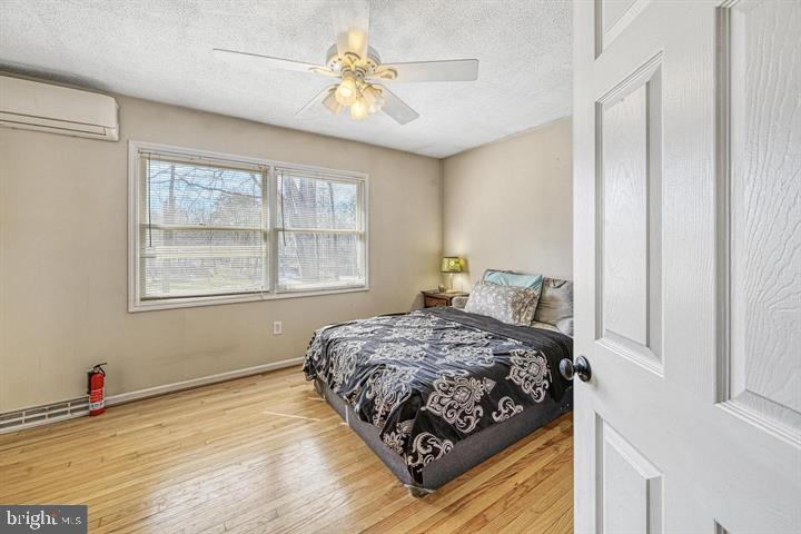 LAKE OF THE WOODS - Residential Lease