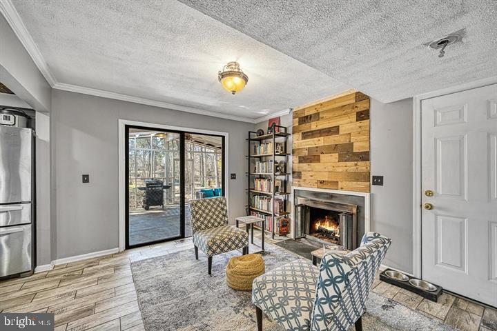 LAKE OF THE WOODS - Residential Lease