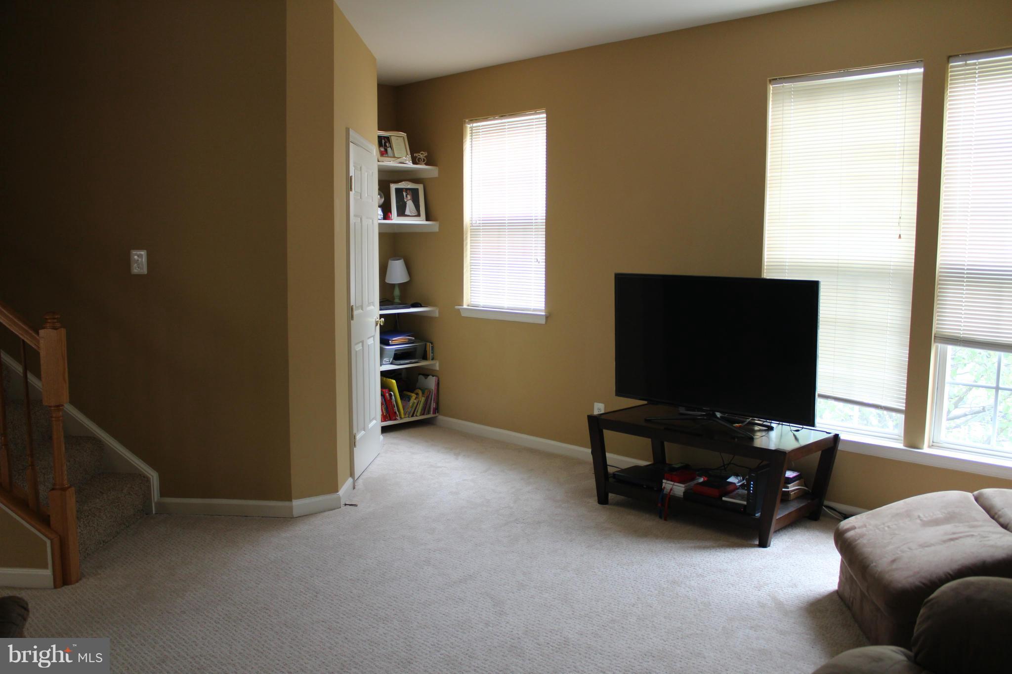 WOODBRIDGE COMMONS - Residential Lease