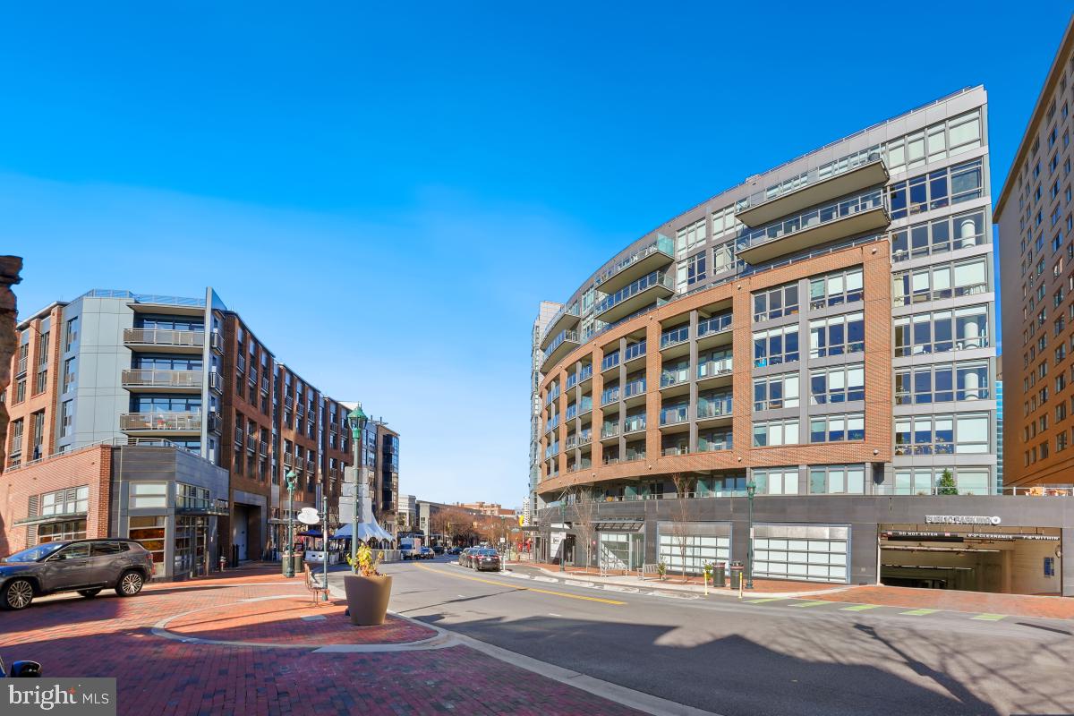 DOWNTOWN BETHESDA - Residential