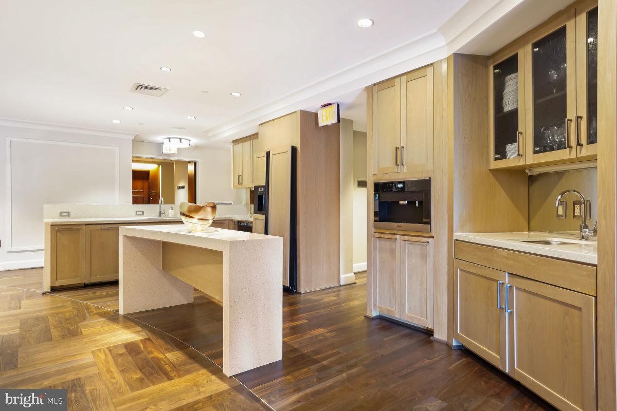 DOWNTOWN BETHESDA - Residential