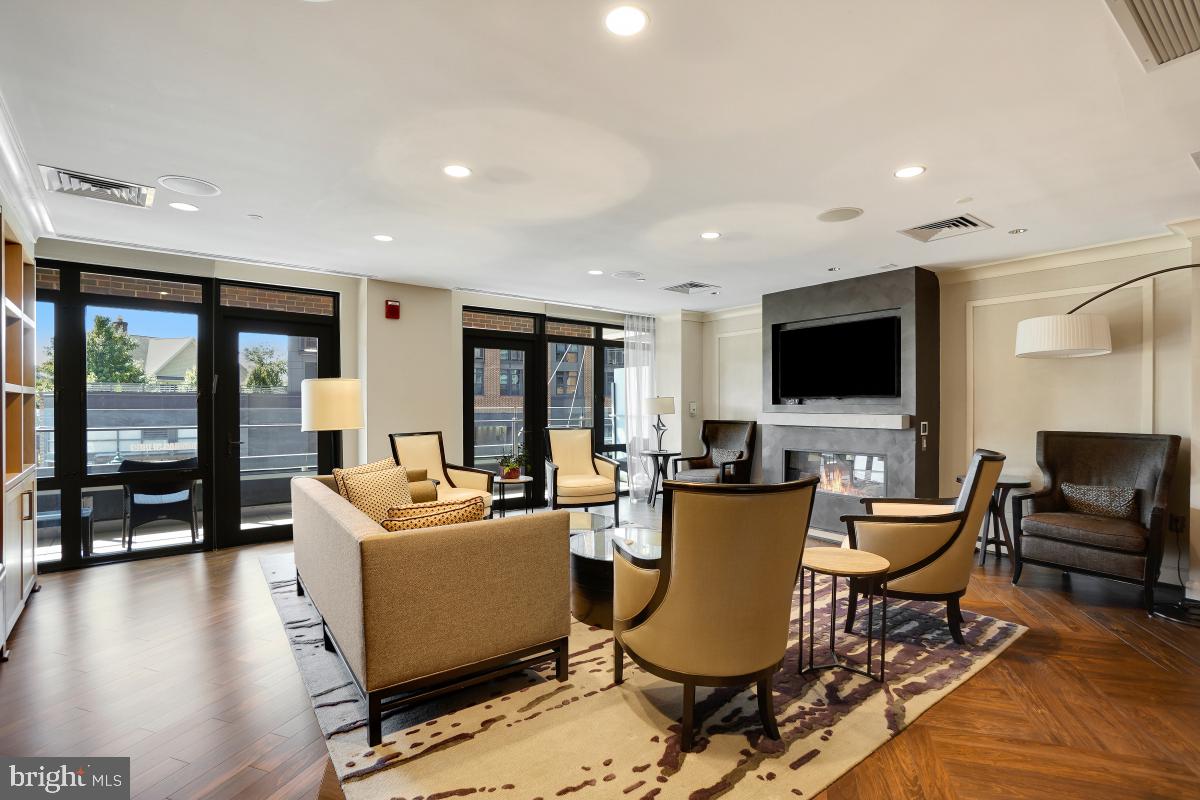 DOWNTOWN BETHESDA - Residential