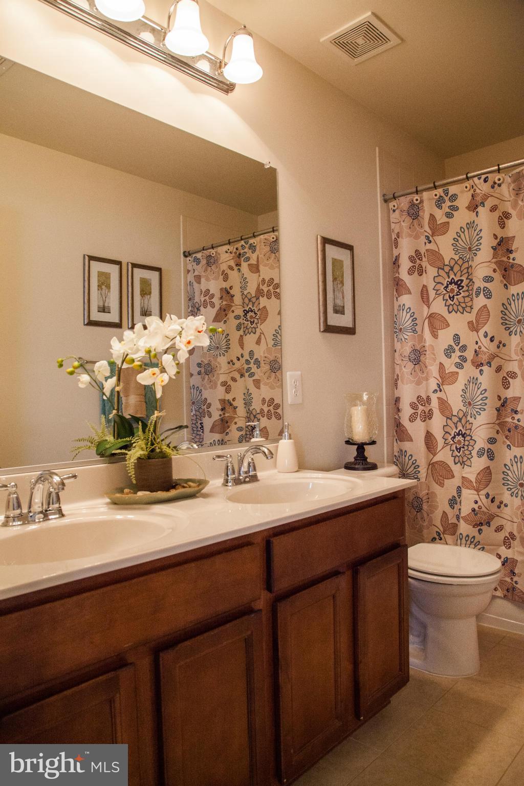 STAFFORD LAKES VILLAGE - Residential