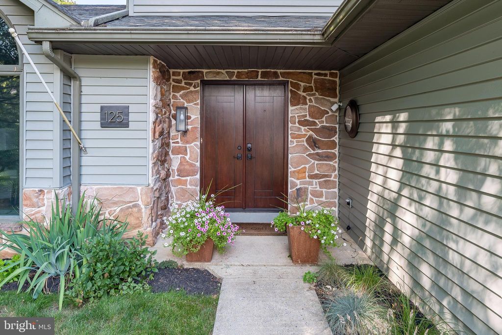 Photo of 125 CLIFF AVE, LANCASTER, PA 17602 (MLS # PALA2039474)