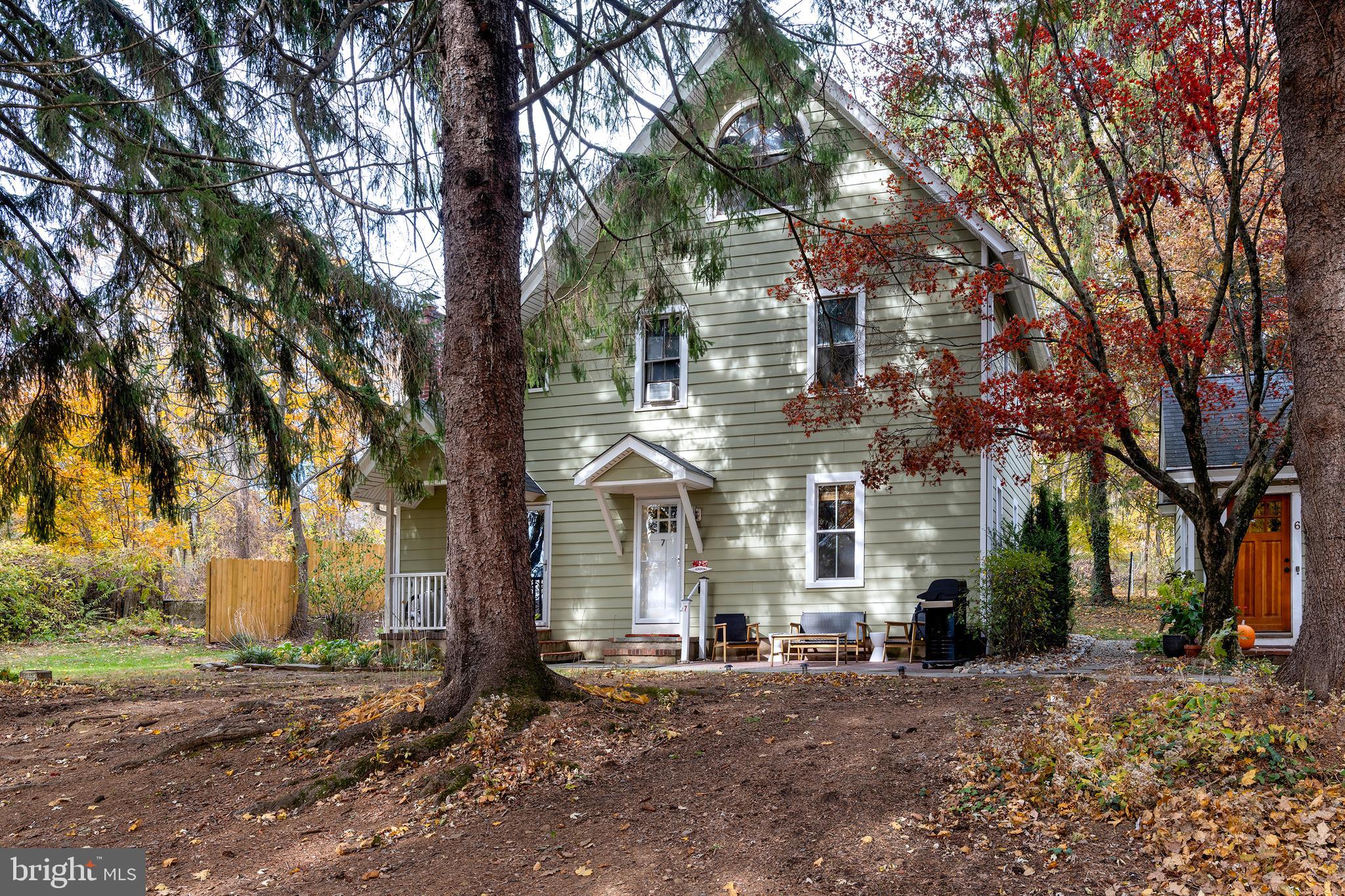 7 CASTLE LANE