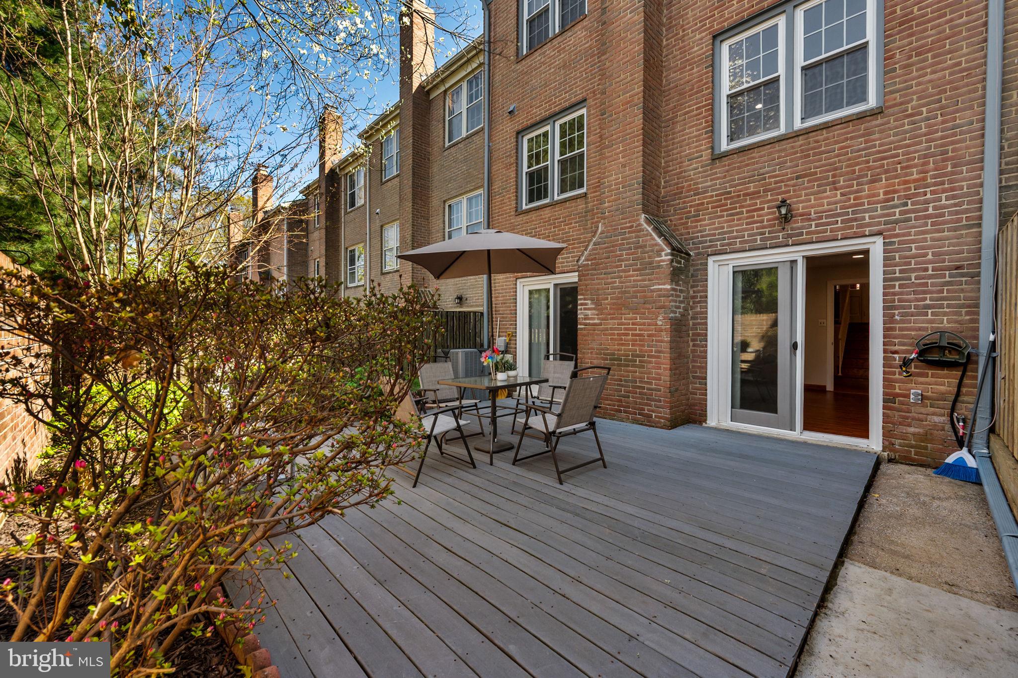 WESTMORELAND SQUARE - Residential