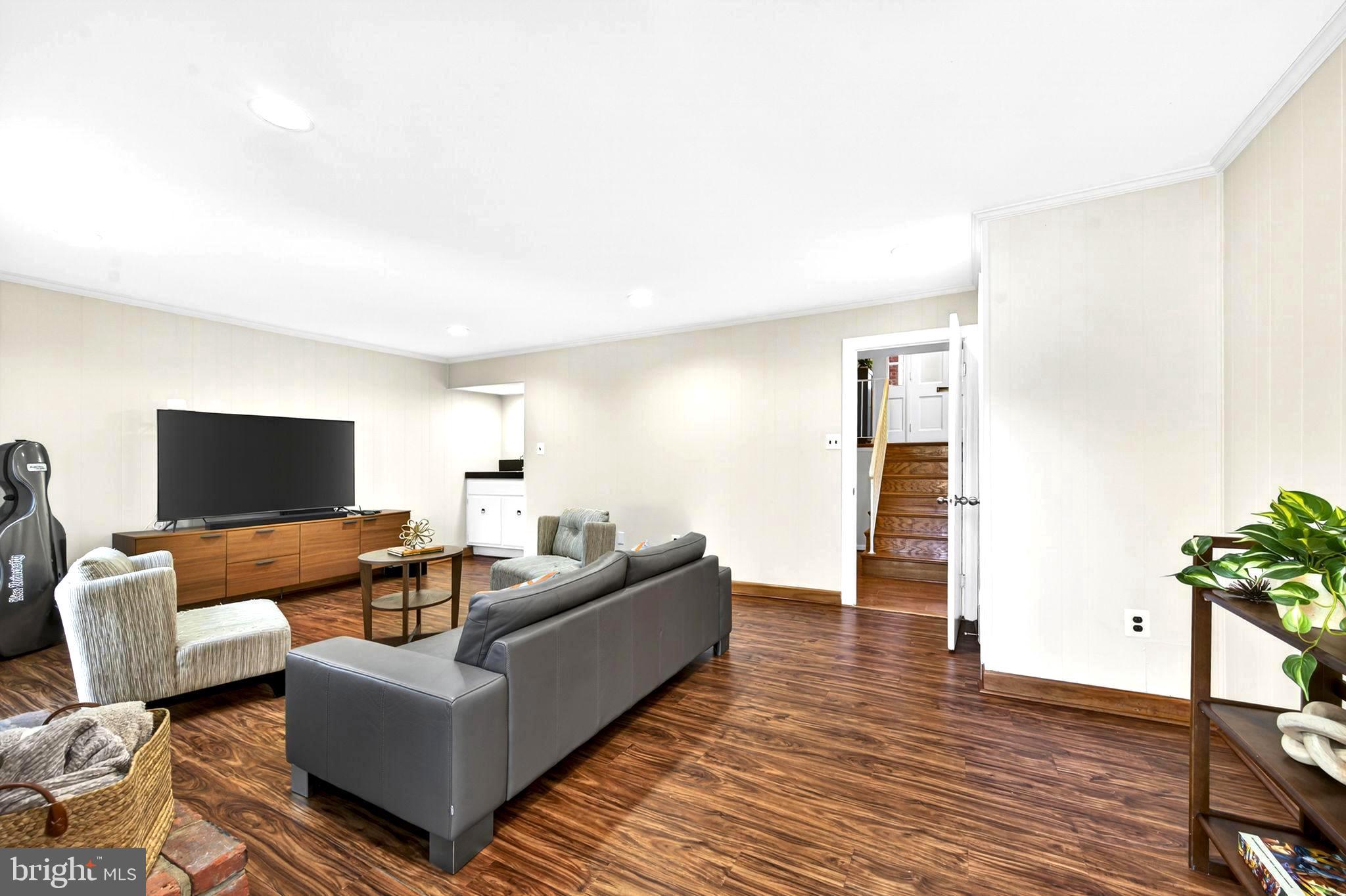WESTMORELAND SQUARE - Residential