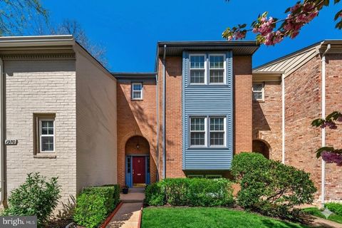 1968 HOPEWOOD DRIVE FALLS CHURCH VA 22043