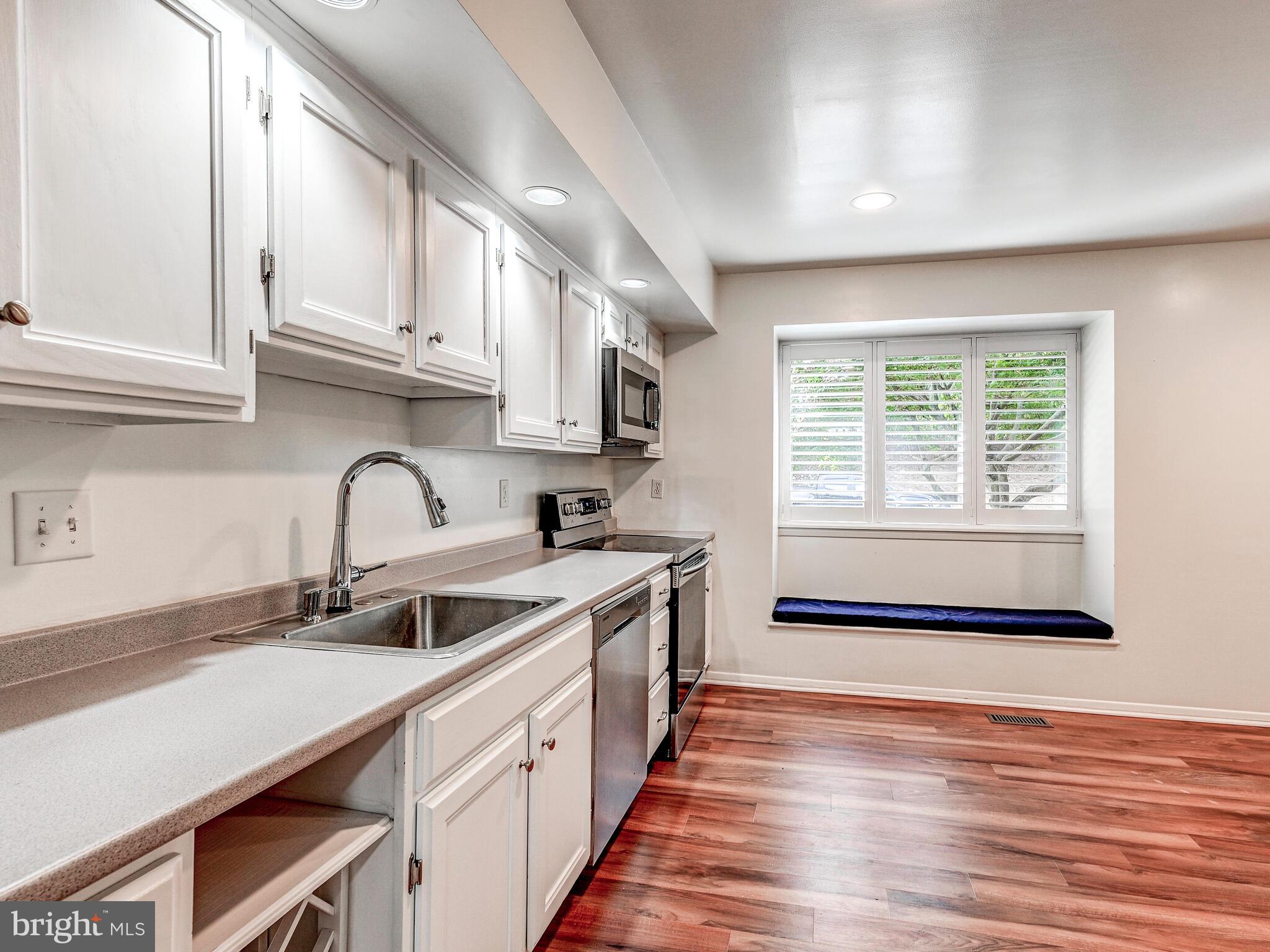 VALLEYWOOD AT FIVE FARMS - Residential Lease