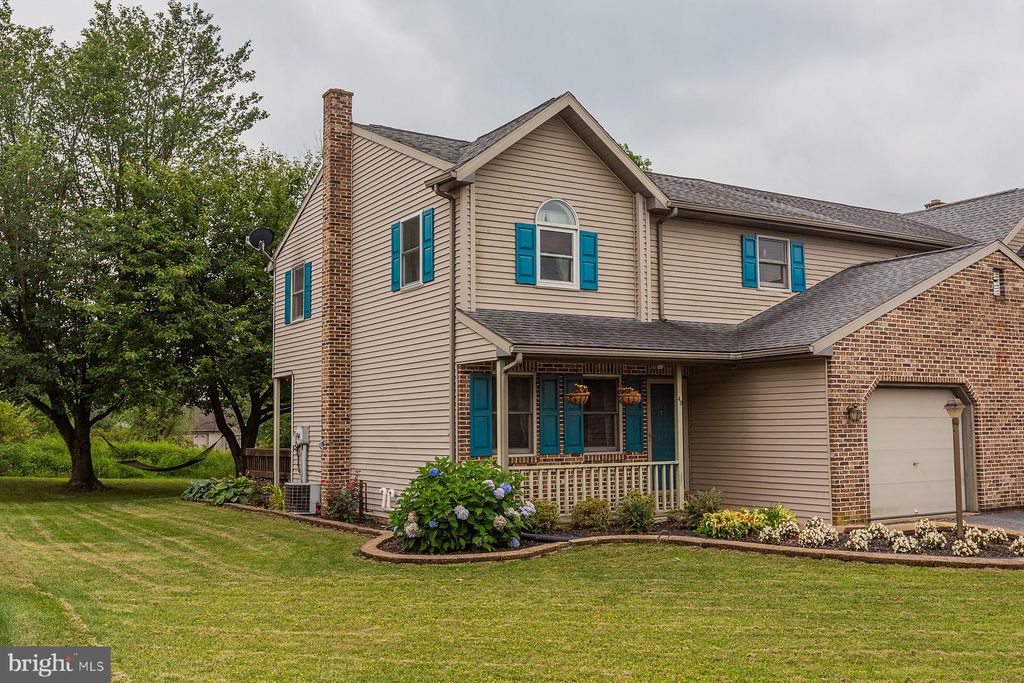 Photo of 49 Red Stone Circle, Reinholds, PA 17569 (MLS # PALA2050364)