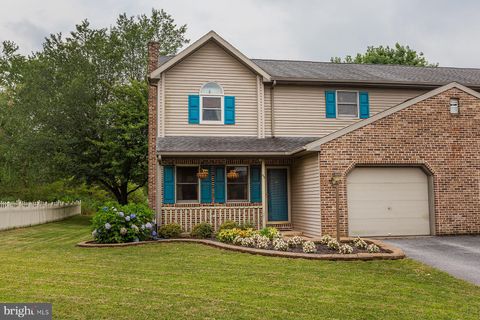 Photo of 49 Red Stone Circle, Reinholds, PA 17569 (MLS # PALA2050364)