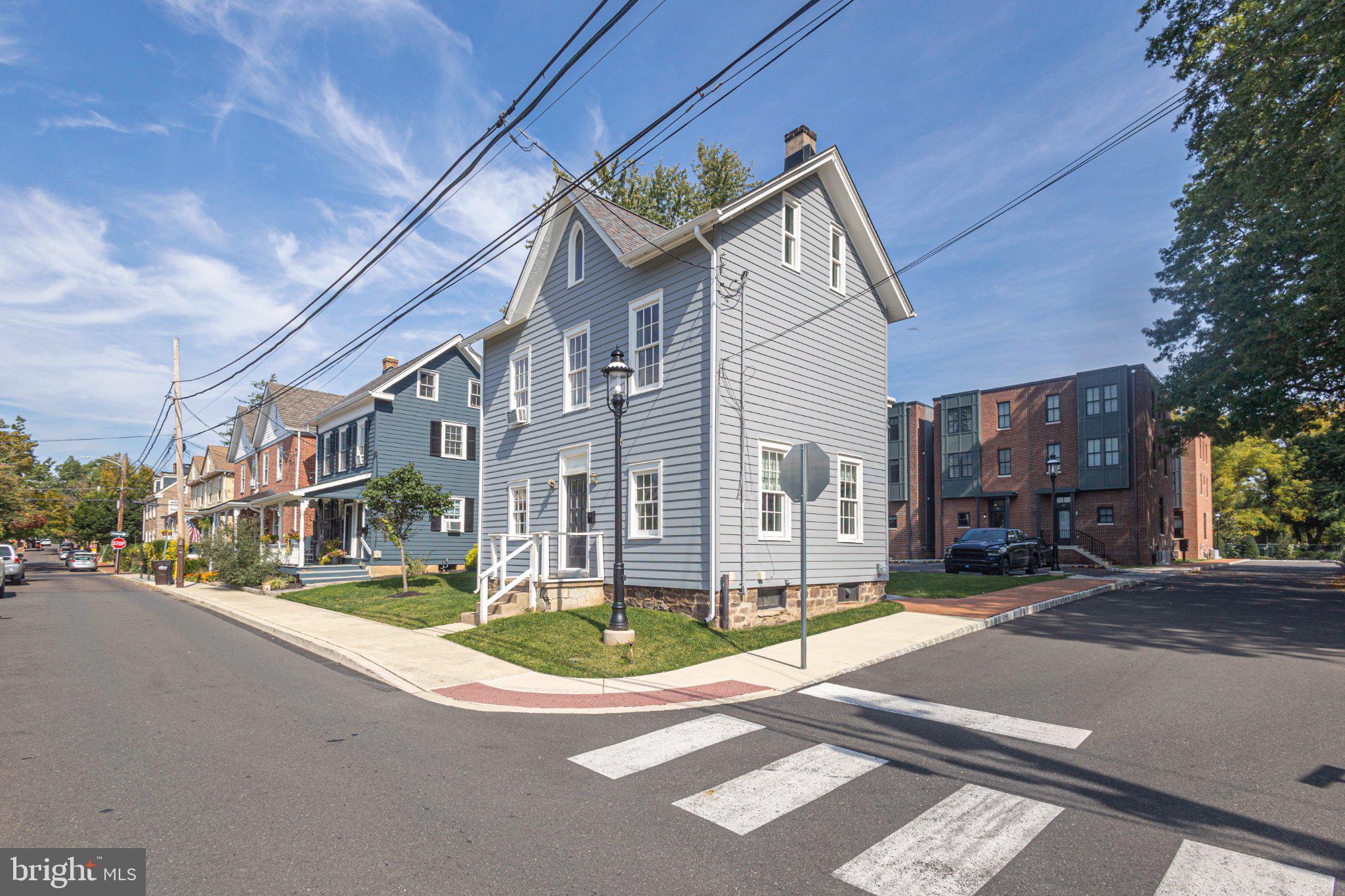 211 COURT STREET