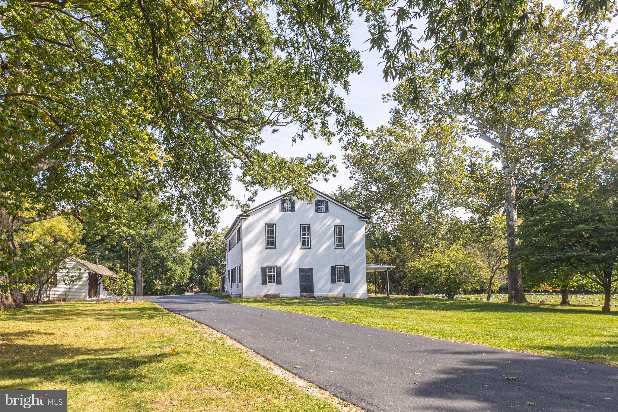 211 COURT STREET
