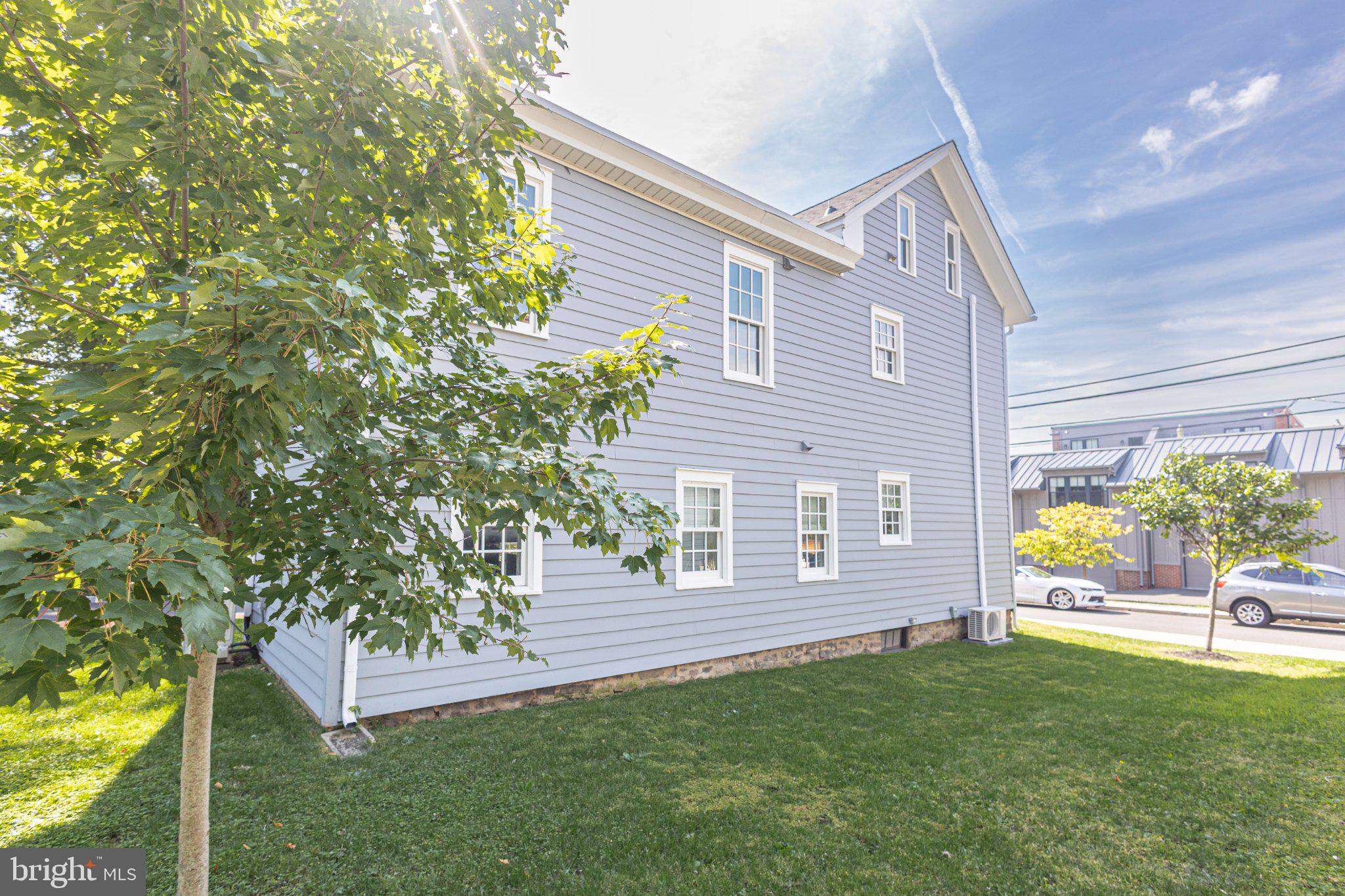 211 COURT STREET