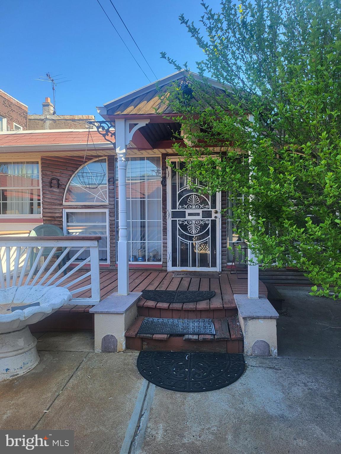 PORT RICHMOND - Commercial Sale