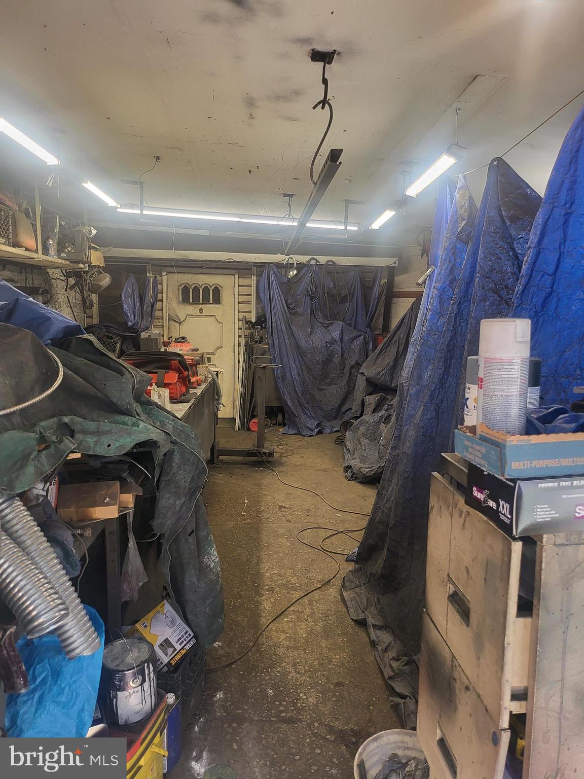 PORT RICHMOND - Commercial Sale