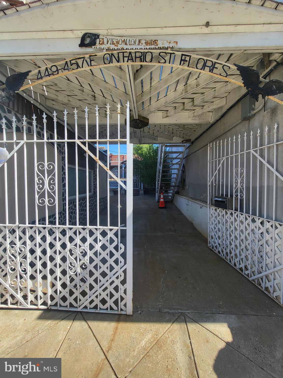 PORT RICHMOND - Commercial Sale