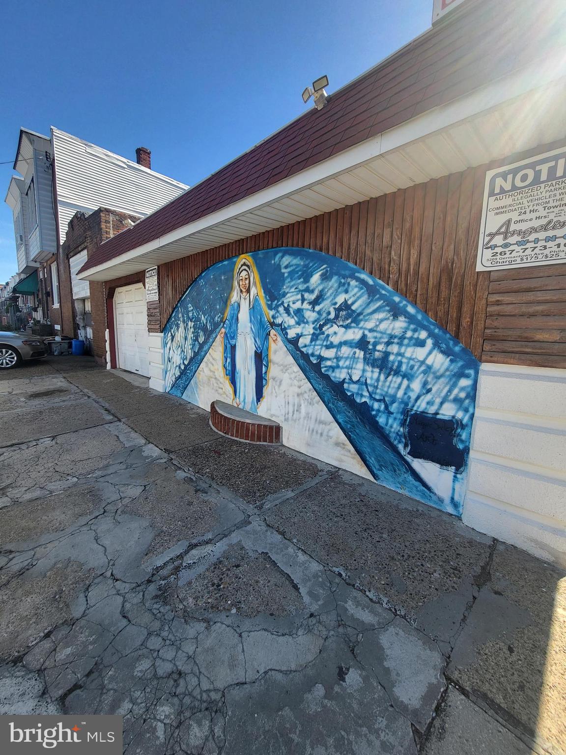 PORT RICHMOND - Commercial Sale