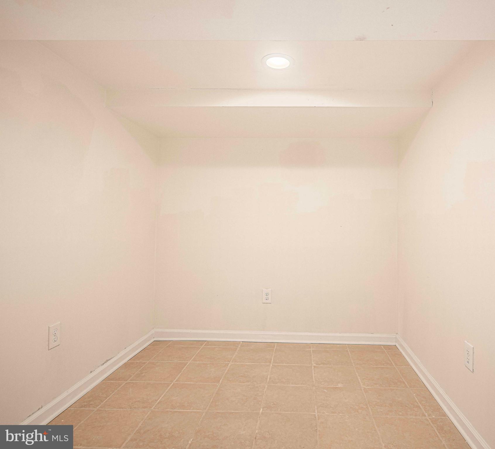 WYMAN PARK HAMPDEN - Residential