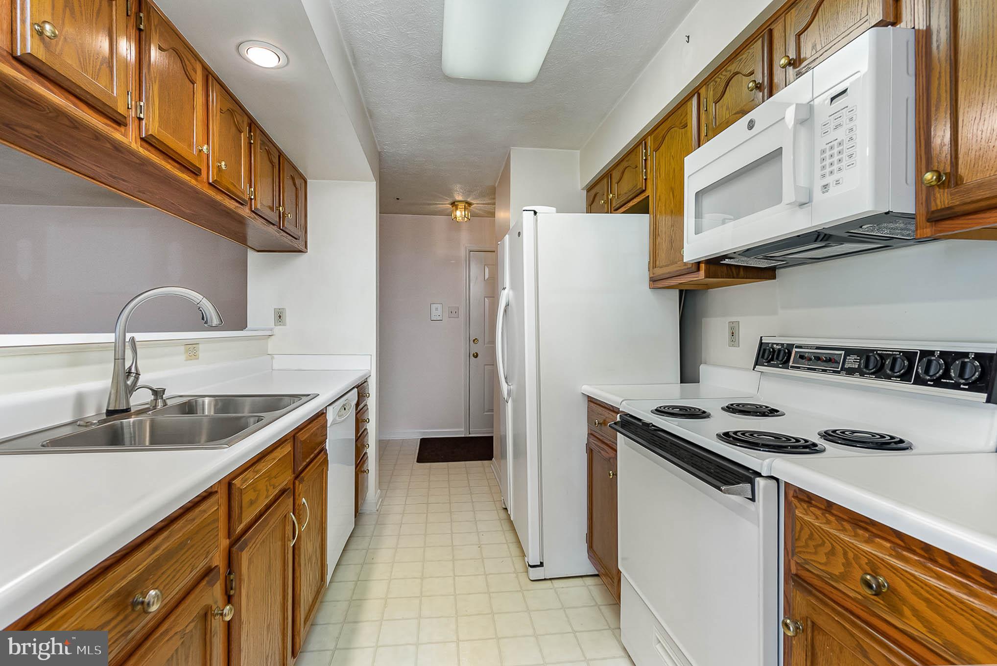 BRENTWOOD CONDO - Residential