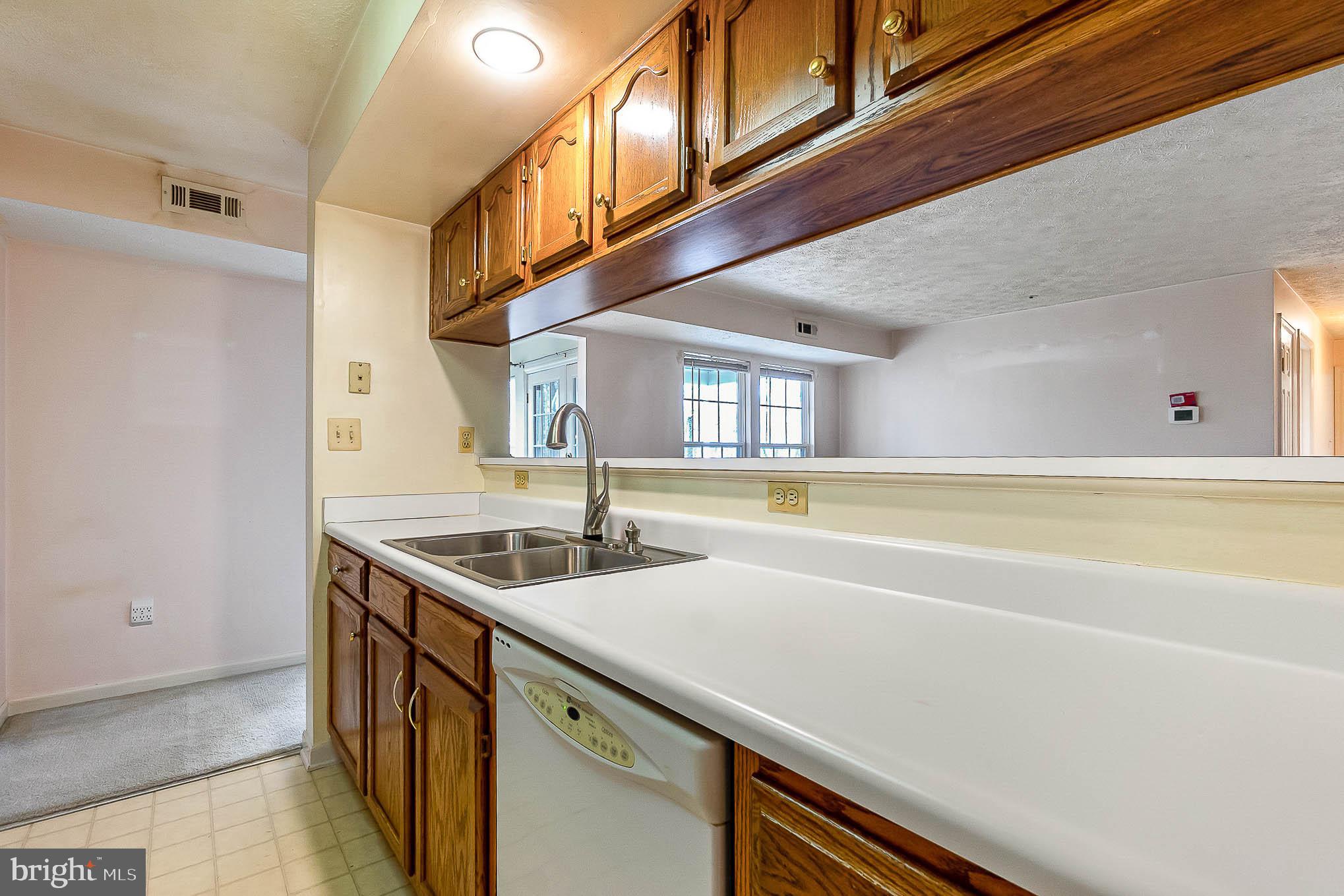 BRENTWOOD CONDO - Residential