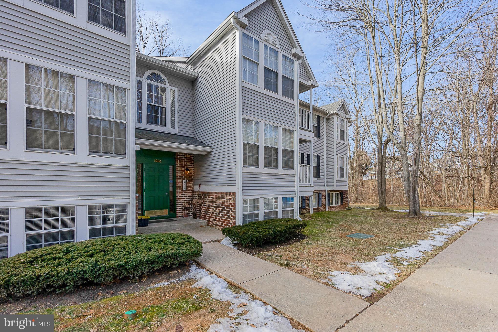 BRENTWOOD CONDO - Residential