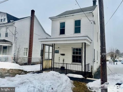 124 S WYLAM STREET FRACKVILLE PA 17931