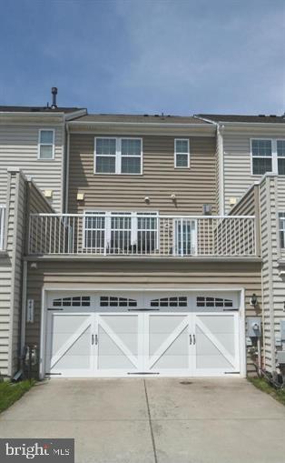 EASTGATE SQUARE - Residential Lease