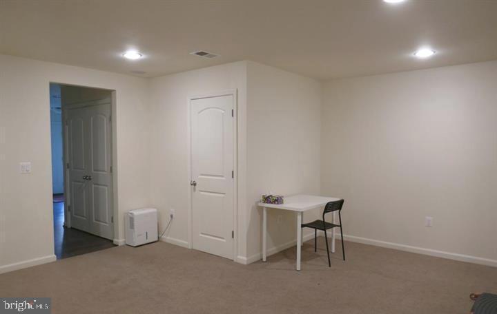 EASTGATE SQUARE - Residential Lease