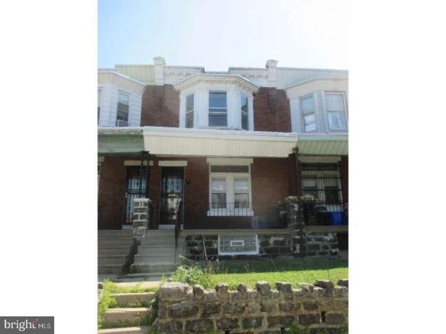 This duplex is being sold as is !! Inspections are for informational purposes! No repairs will be done. 2 Bedroom unit is currently rented for 750 per month, 1 Bedroom unit on the first floor (VACANT).